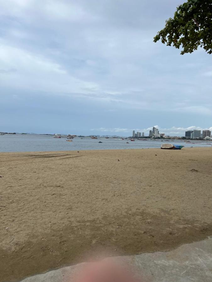 Lewiinski'S Hotel Pattaya Bagian luar foto