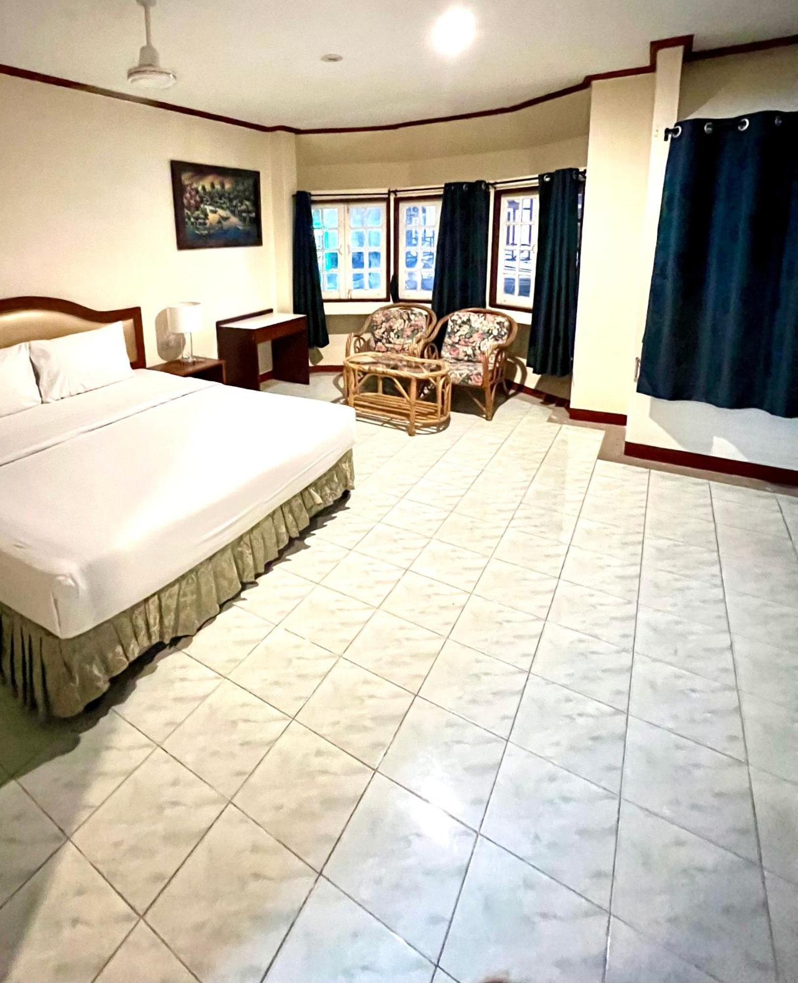 Lewiinski'S Hotel Pattaya Bagian luar foto