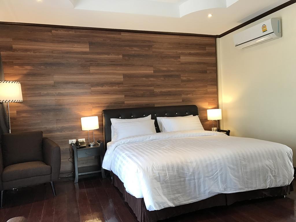 Lewiinski'S Hotel Pattaya Bagian luar foto